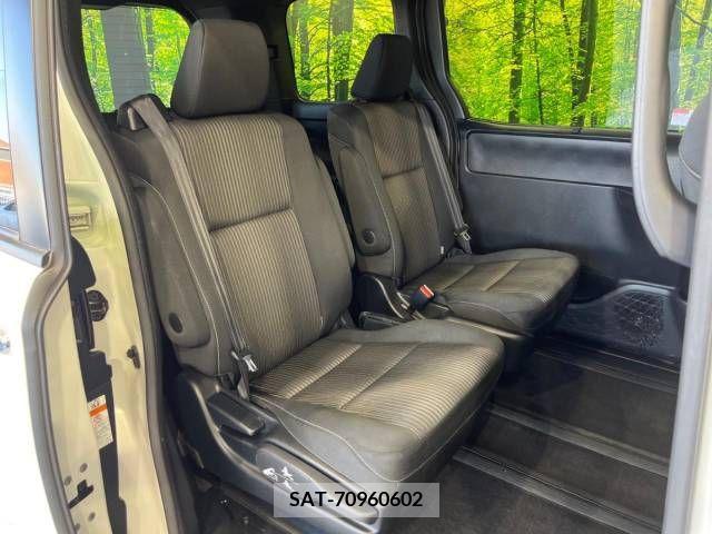 Toyota VOXY 2018-10 289106-9