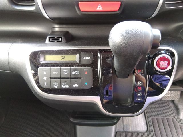 Honda N BOX 2017-03 182764-14