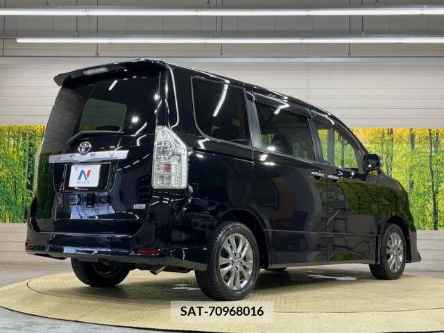 Toyota VOXY 2011-05 337913-18