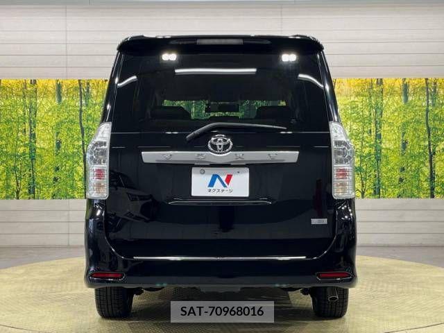 Toyota VOXY 2011-05 337913-16