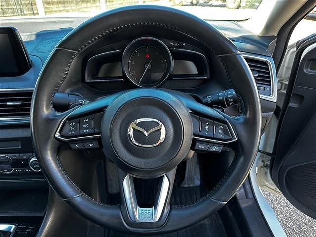 Mazda AXELA 2017-11 15007-24