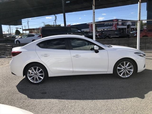 Mazda AXELA 2017-11 15007-3