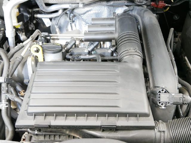 VolksWagen GOLF TOURAN 2017-03 6786-29