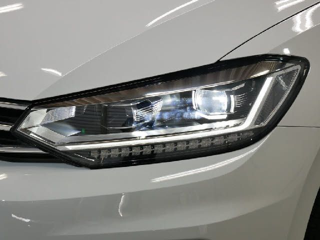 VolksWagen GOLF TOURAN 2017-03 6786-6