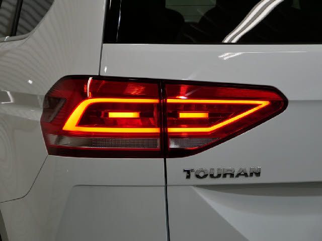 VolksWagen GOLF TOURAN 2017-03 6786-28