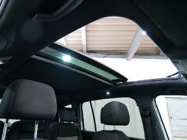 VolksWagen GOLF TOURAN 2017-03 6786-4