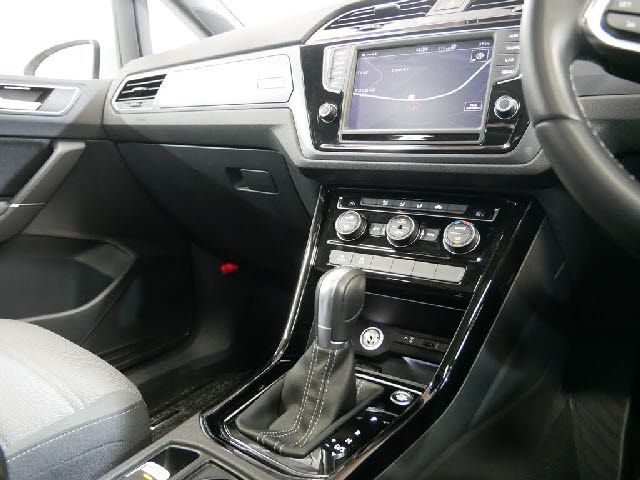 VolksWagen GOLF TOURAN 2017-03 6786-16
