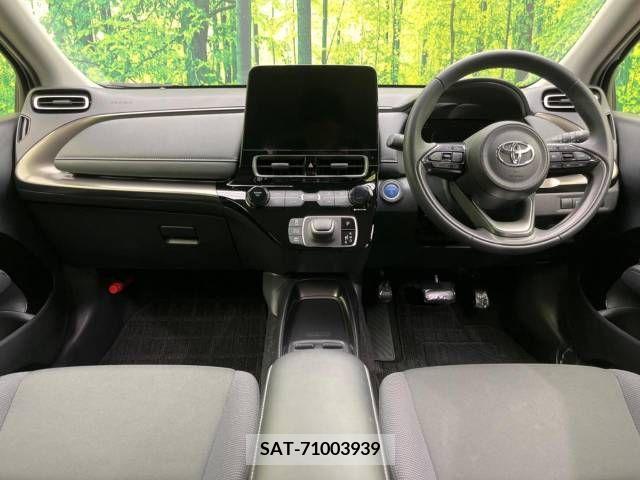 Toyota AQUA 2021-10 241859-1
