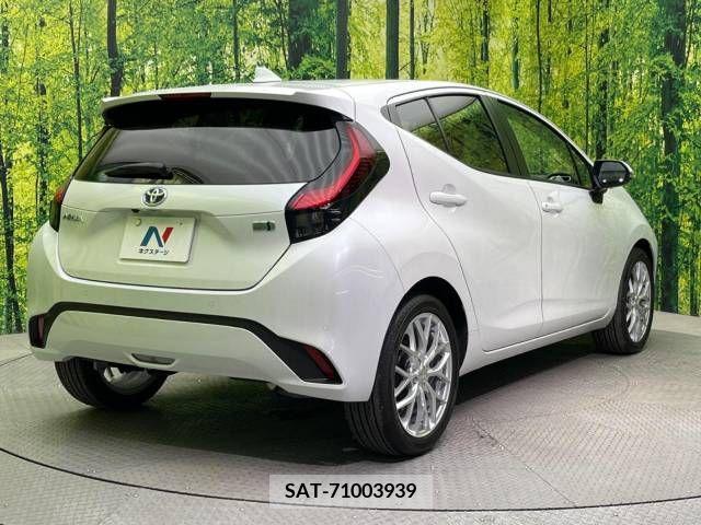 Toyota AQUA 2021-10 241859-17