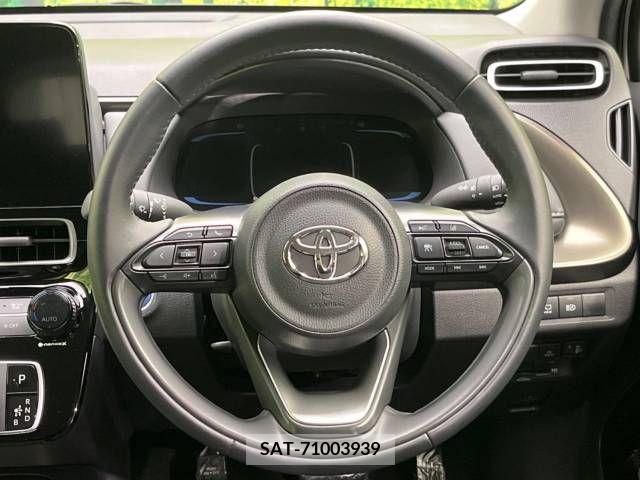 Toyota AQUA 2021-10 241859-11