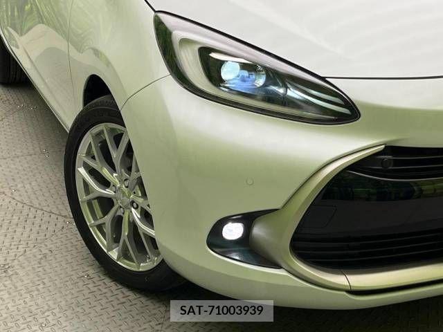 Toyota AQUA 2021-10 241859-12