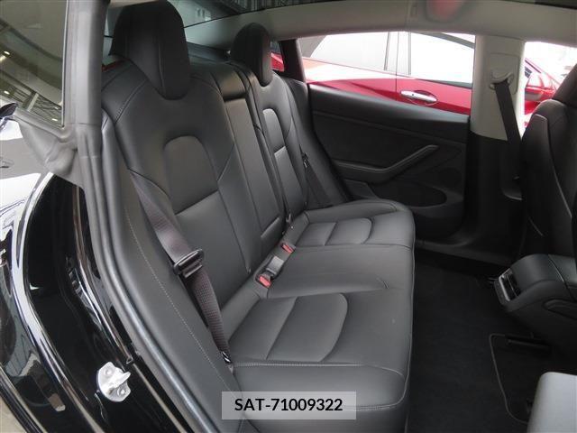 Tesla MODEL 3 2021-06 310895-7