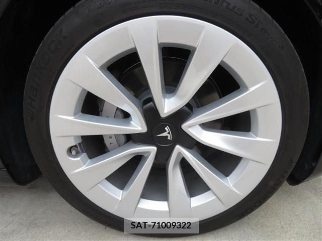 Tesla MODEL 3 2021-06 310895-17