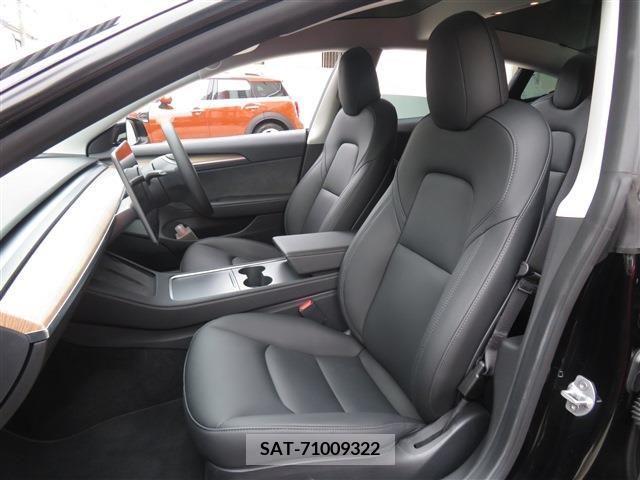 Tesla MODEL 3 2021-06 310895-6