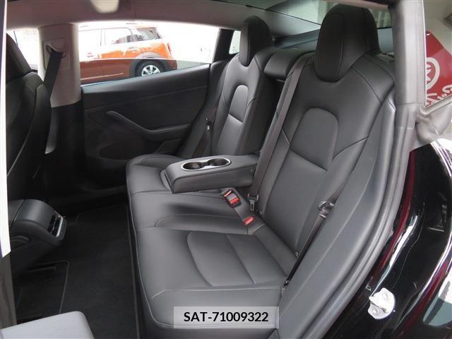 Tesla MODEL 3 2021-06 310895-8