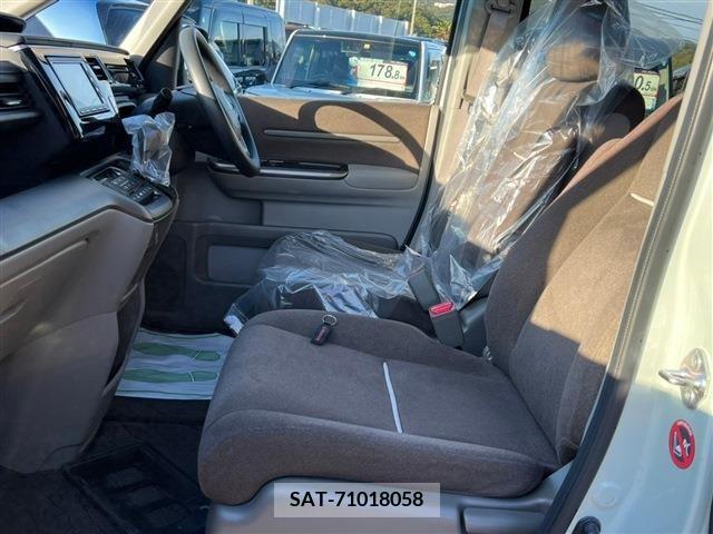 Honda e 2015-11 204607-2