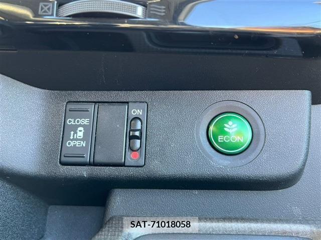 Honda e 2015-11 204607-19