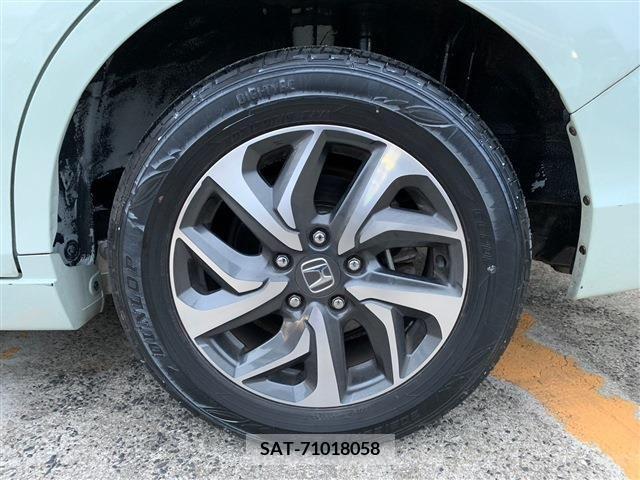 Honda e 2015-11 204607-10
