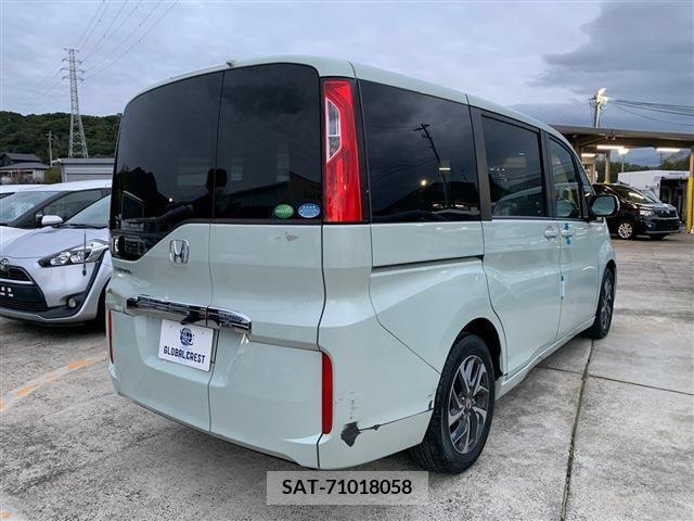 Honda e 2015-11 204607-8