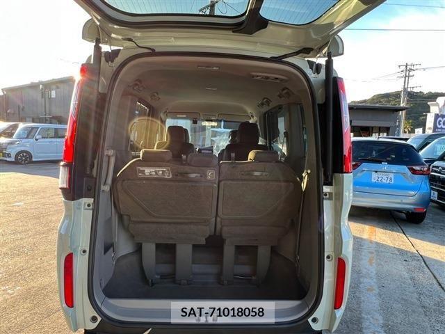 Honda e 2015-11 204607-6
