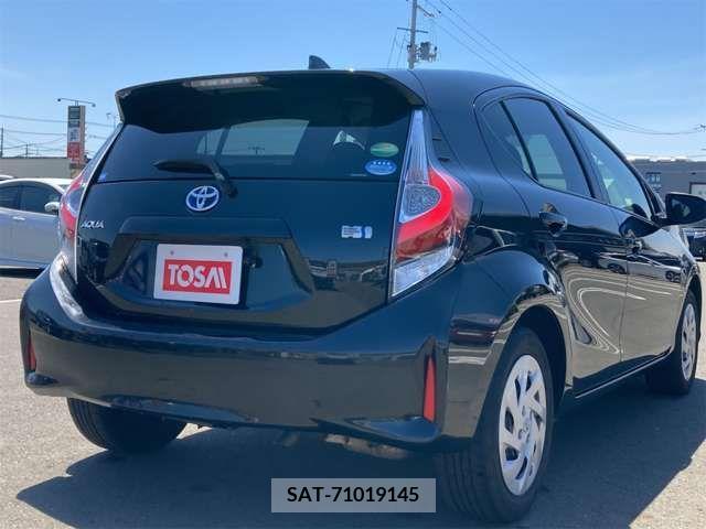 Toyota AQUA 2018-06 346897-7
