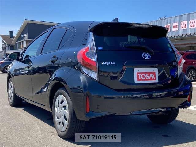 Toyota AQUA 2018-06 346897-14