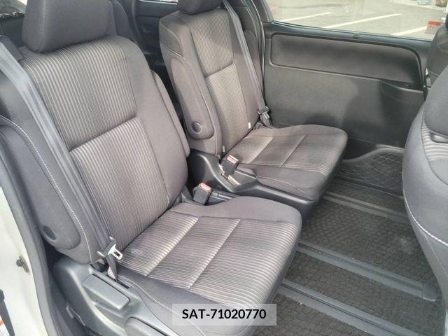 Toyota NOAH 2017-10 216165-18