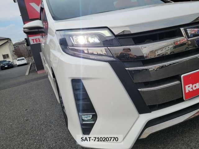 Toyota NOAH 2017-10 216165-5