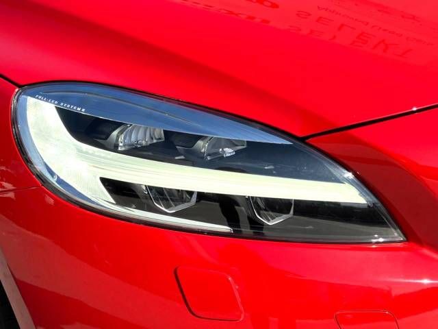 Volvo V40 2018-01 188086-14