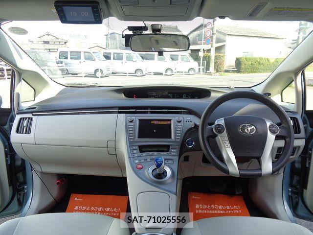 Toyota PRIUS 2012-07 281717-12