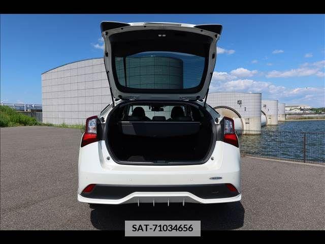 Toyota PRIUS 2019-01 366648-23
