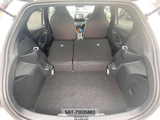 Toyota YARIS 2023-02 330478-10