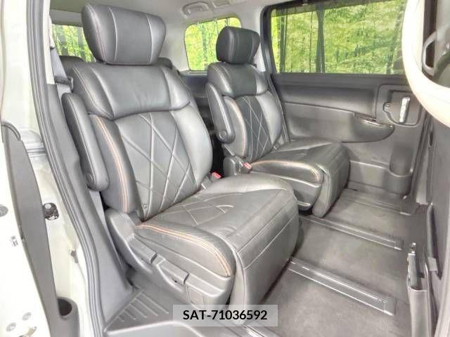 Nissan ELGRAND 2015-06 297160-11