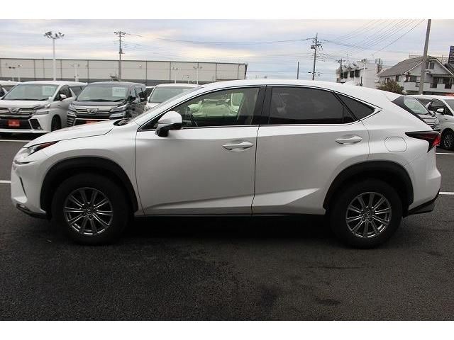Lexus NX 2018-01 193938-6
