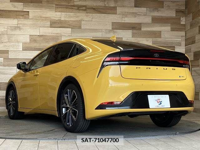 Toyota PRIUS 2023-05 393385-15