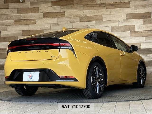 Toyota PRIUS 2023-05 393385-16
