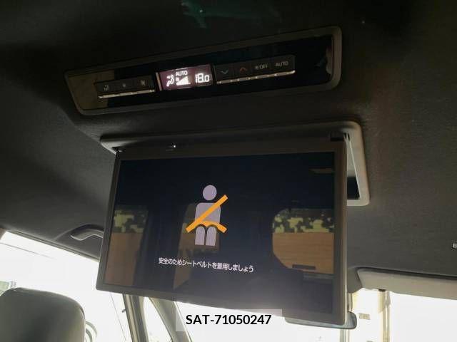 Toyota VOXY 2023-03 345635-4