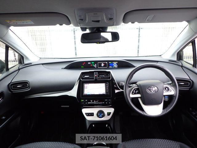 Toyota PRIUS 2018-12 281711-1