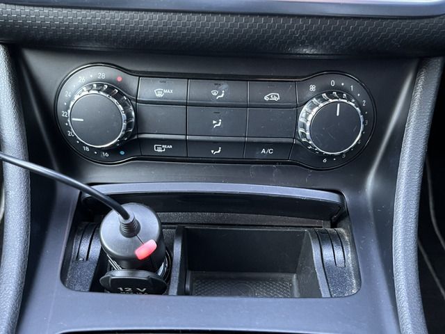 Mercedes Benz A-CLASS 2013-05 19386-15