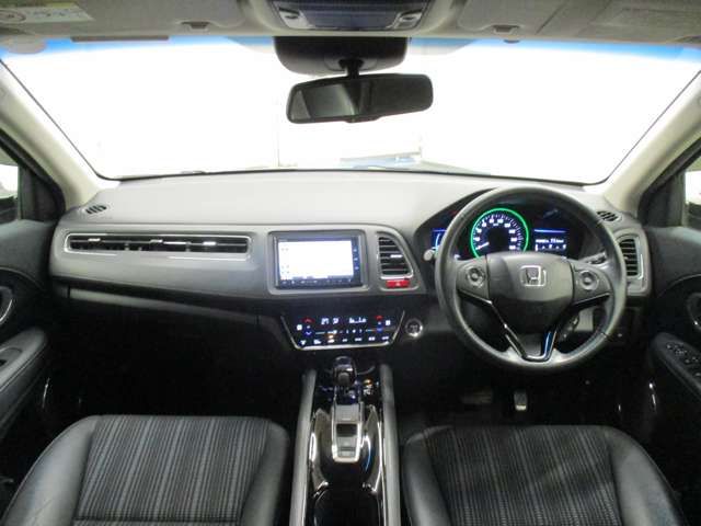 Honda VEZEL 2014-01 8586-4