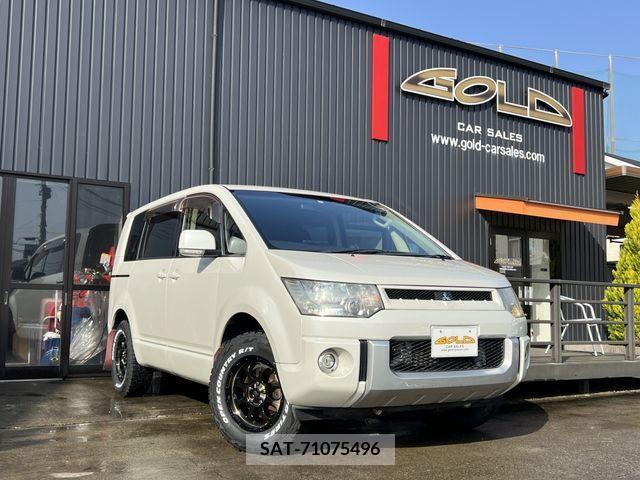 Mitsubishi DELICA D5 2013-02 242407-0