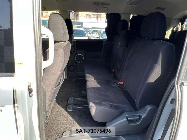 Mitsubishi DELICA D5 2013-02 242407-14