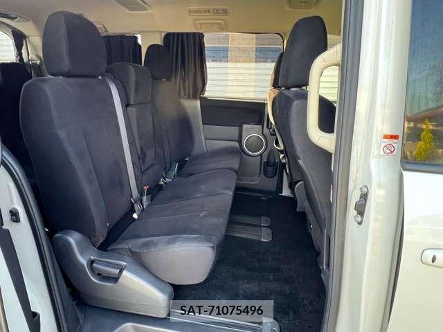 Mitsubishi DELICA D5 2013-02 242407-12