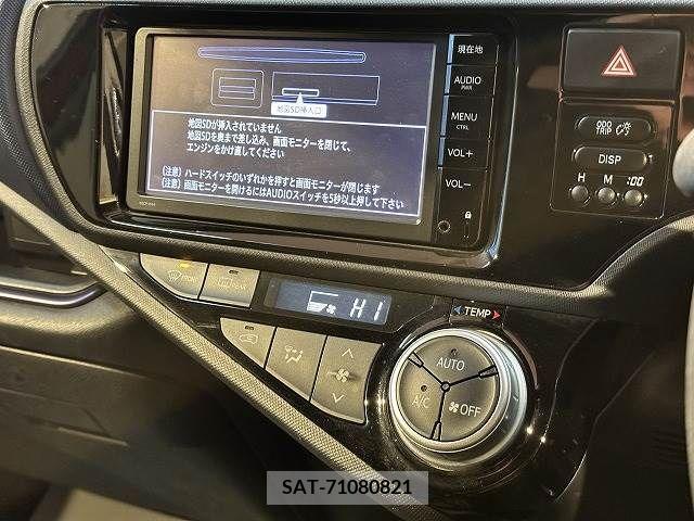 Toyota AQUA 2015-08 209575-11