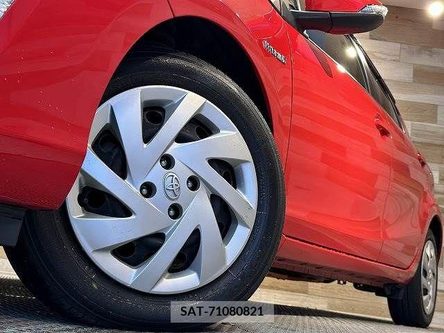 Toyota AQUA 2015-08 209575-10