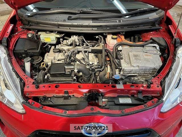 Toyota AQUA 2015-08 209575-13