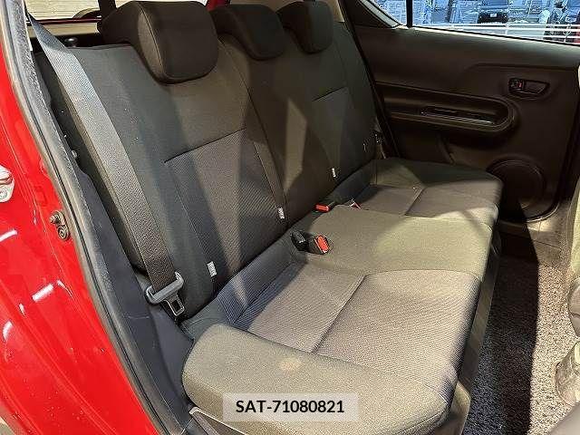 Toyota AQUA 2015-08 209575-8