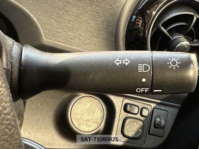Toyota AQUA 2015-08 209575-6