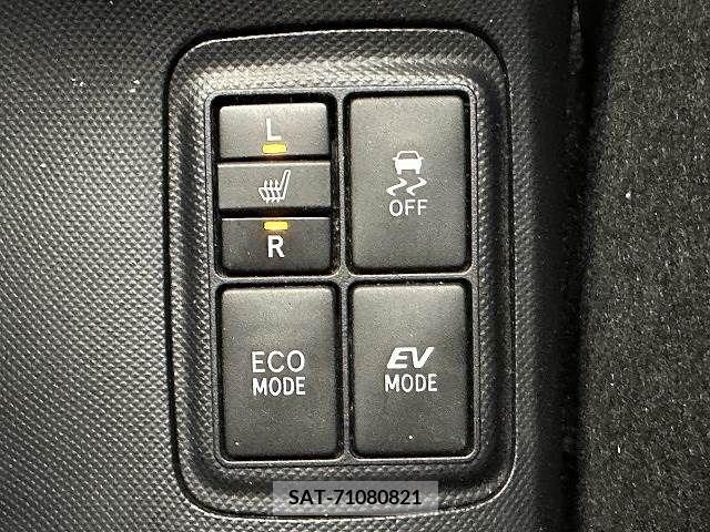 Toyota AQUA 2015-08 209575-4