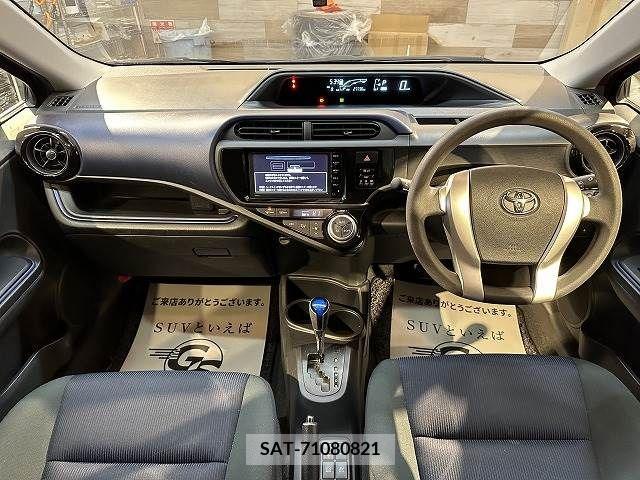 Toyota AQUA 2015-08 209575-1